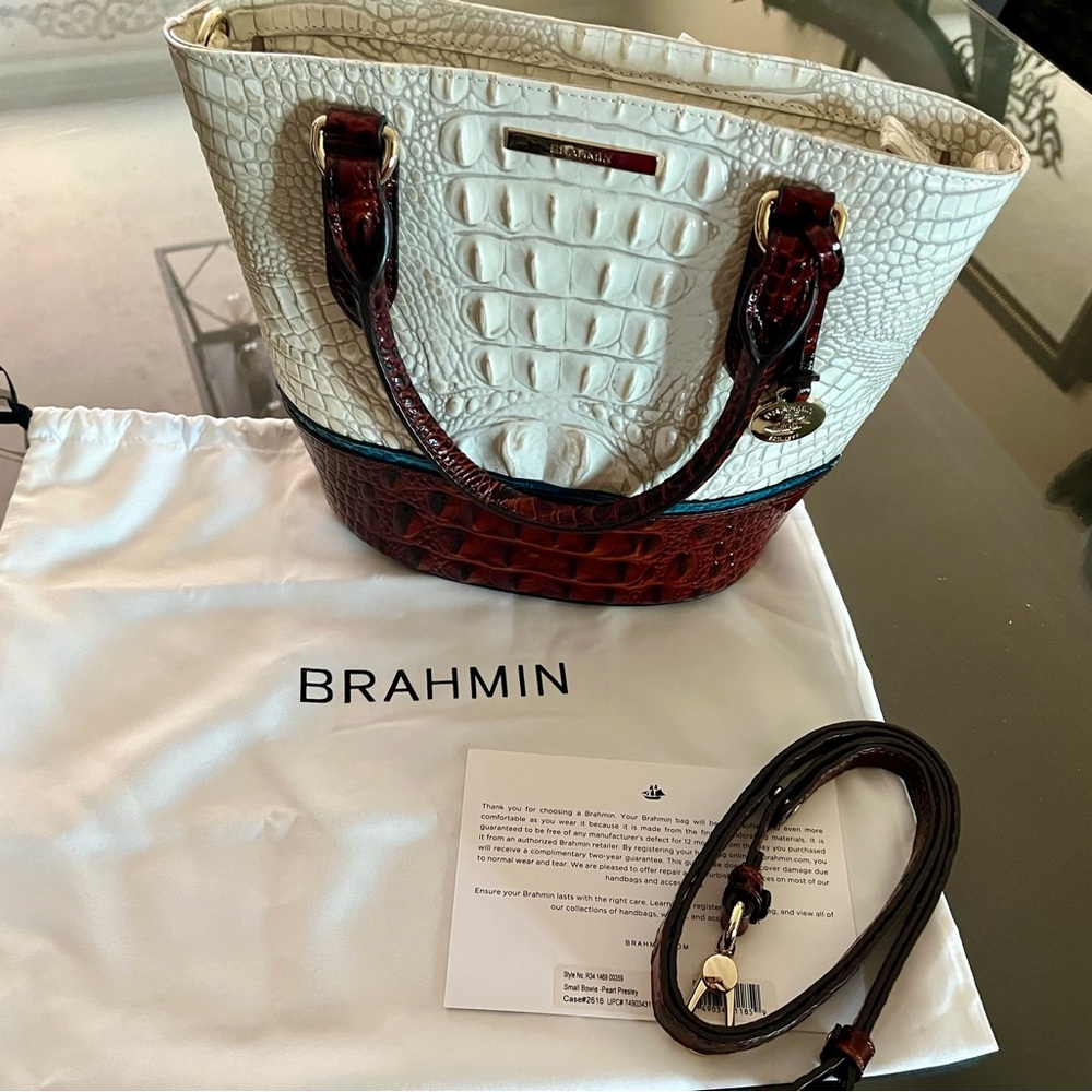 🦄NWT Brahmin Pearl Presley Croc Embossed Small Bowie